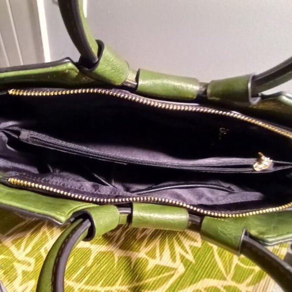 Round Handle Green Handbag - Picture 3 of 9